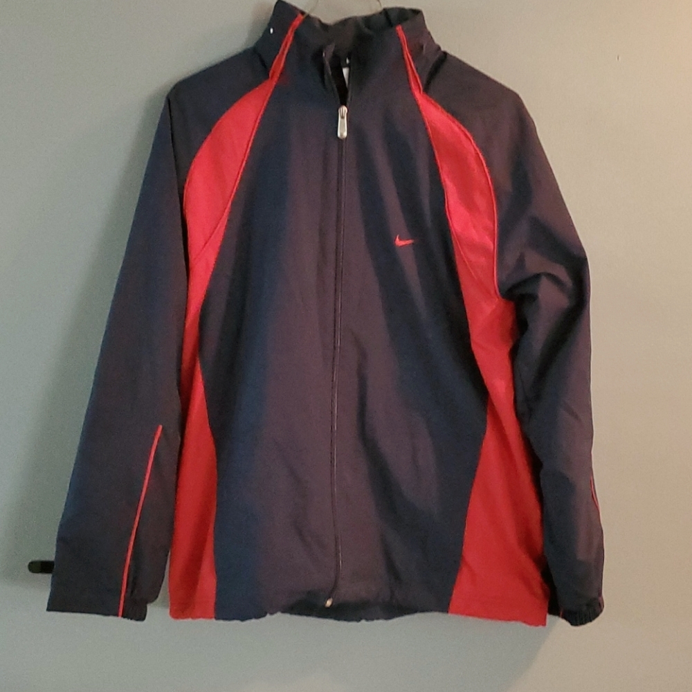 BRAND NEW MENS NIKE TRAINING JACKET. SIZE L
